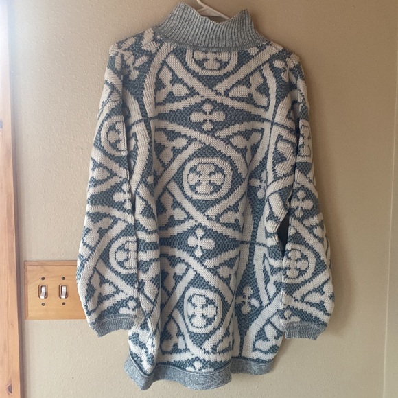 Esprit 100% wool sweater M (would fit L too) - Picture 2 of 3